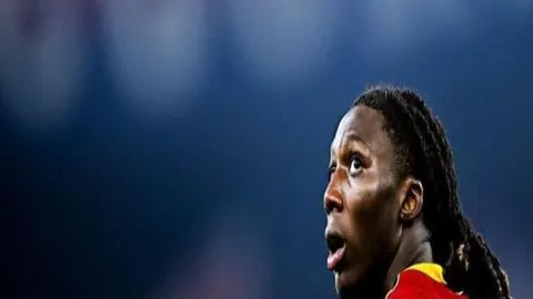 巴斯托尼以万欧转会费创世界足球中卫转会费新纪录