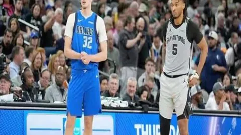 “贝拉迪亚主场激战正酣，20胜13负战绩直面科鲁姆挑战！”